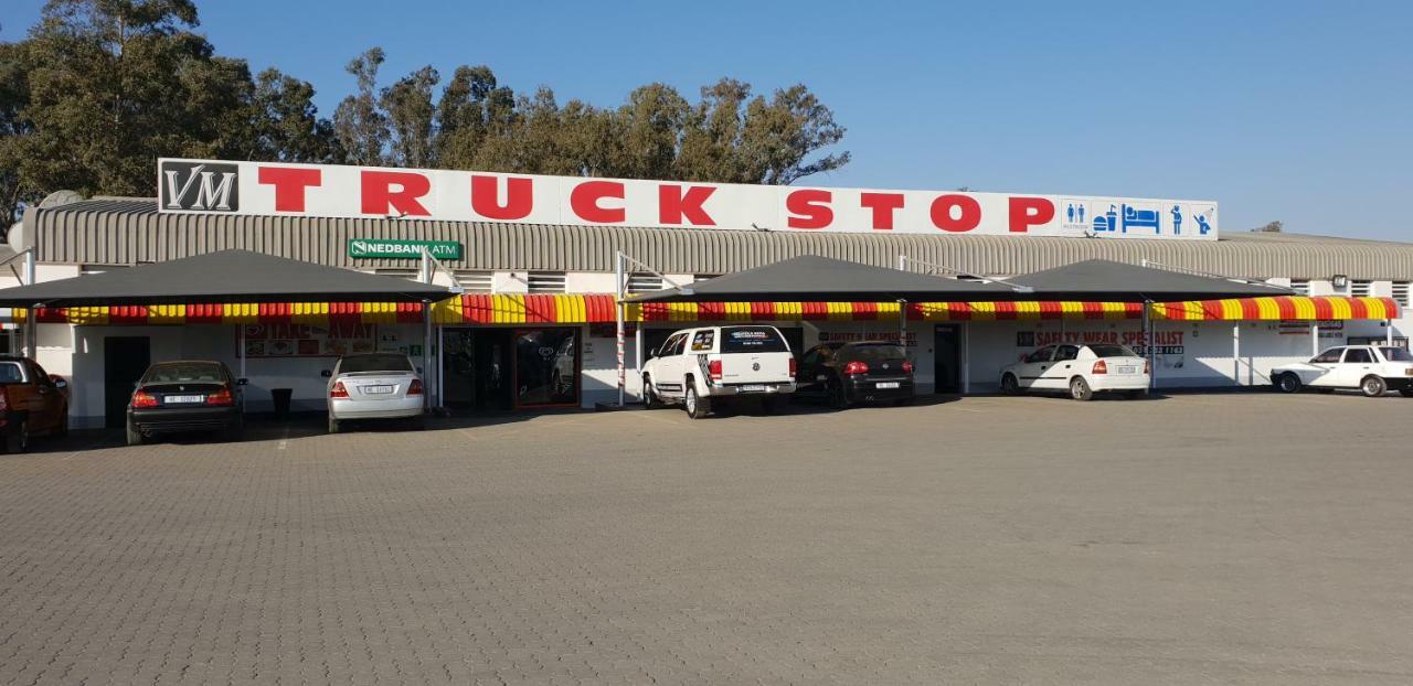 מלון אסטקורט Vm Truck Stop - Shell מראה חיצוני תמונה